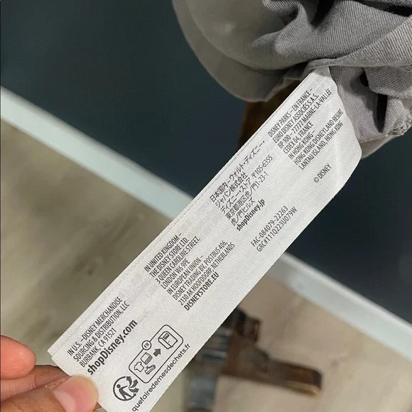 Disney Kids Gray T-Shirt with Mickey and Friends - Picture 5 of 6